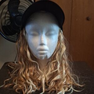 Women's Blonde Wavy Hair/Hat Wig